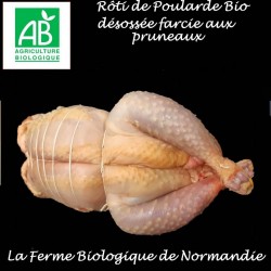 Rôti de poularde bio désossée farcie aux pruneaux en direct de la ferme biologique de Normandie