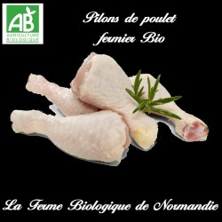 Succulents pilons de poulet fermier bio, élévé en plein air, direct du producteur, la ferme biologique de Normandie.